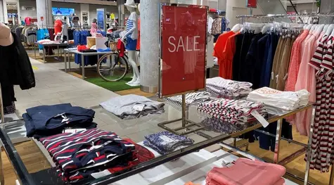 W czasie pandemii Polacy dużo częściej kupowali odzież domową i akcesoria do kuchni | FXMAG INWESTOR