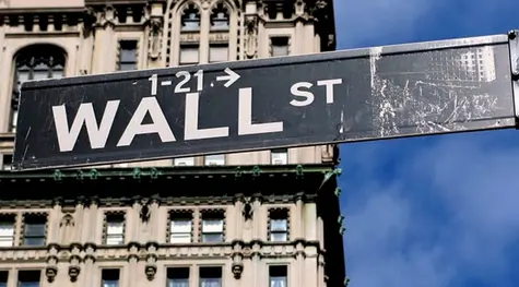 Wall Street szybko odrabia straty, koniec wskazówek od FED