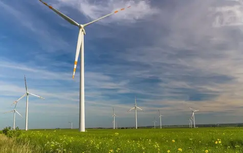Niezależność energetyczna, czyli o tym jak wiatr mógłby obniżać rosnące ceny prądu | FXMAG INWESTOR