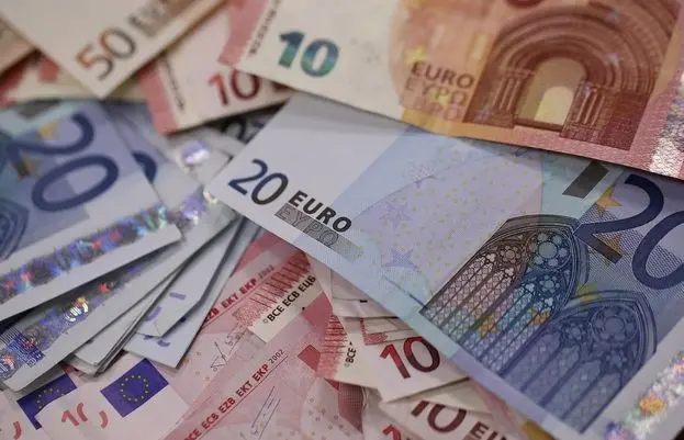 Za euro nie zapłacisz już mniej niż 4,30 zł! Co się dzieje na kursach walut polskiego złotego - dolarze, funcie, euro i franku? | FXMAG