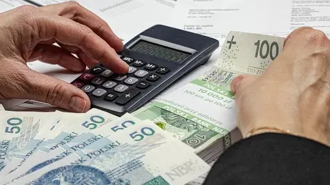 Zaskakujące dane z rejestrów długów. W 2021 roku spadło rok do roku średnie zadłużenie Polaków | FXMAG INWESTOR