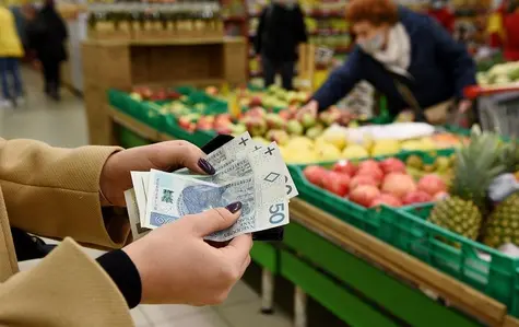 Zerowy VAT na żywność: Pierwsze sieci zapowiadają obniżki. Zaczyna się walka PR-owa na ceny | FXMAG INWESTOR