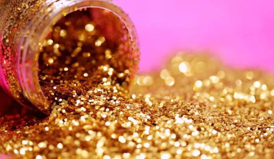 Złoto i srebro zyskują w miarę pogorszenia perspektyw gospodarczych. Tygodniowy przegląd rynków towarowych