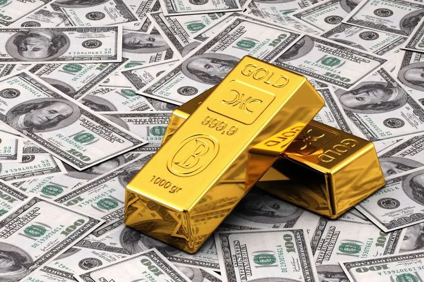Złoto vs dolar. Cena kruszcu wzrosła powyżej 2 000 dolarów | FXMAG INWESTOR