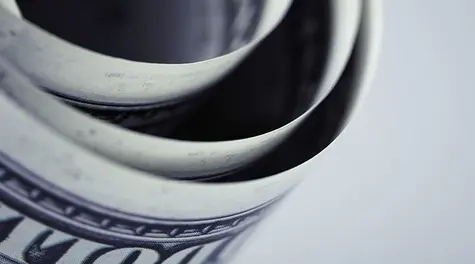 Złoty odrabia straty po bardzo słabym wtorku