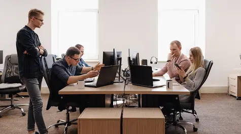 Wielkie grupowe zwolnienia w IT. Pracę stracą dziesiątki tysięcy osób