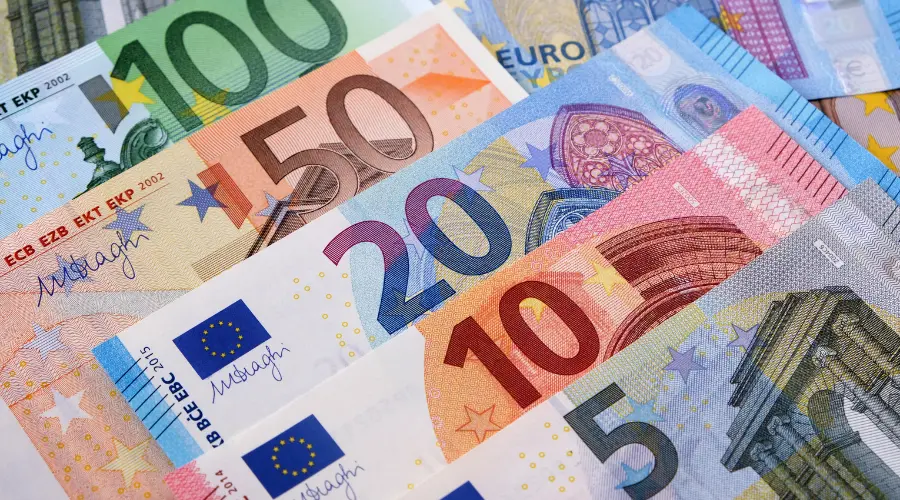 Kurs euro EUR/PLN - prognozy na najbliższe dni. Czego oczekiwać na rynku walut?