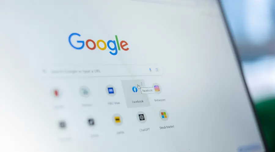 Koniec wyszukiwarki Google i SEO jakie znamy. 900 mln euro kary dla Google za manipulowanie użytkownikiem
