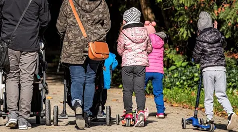 BADANIE: Polacy mocno podzieleni w sprawie zakazu przemieszczania się w trakcie Wielkanocy | FXMAG INWESTOR