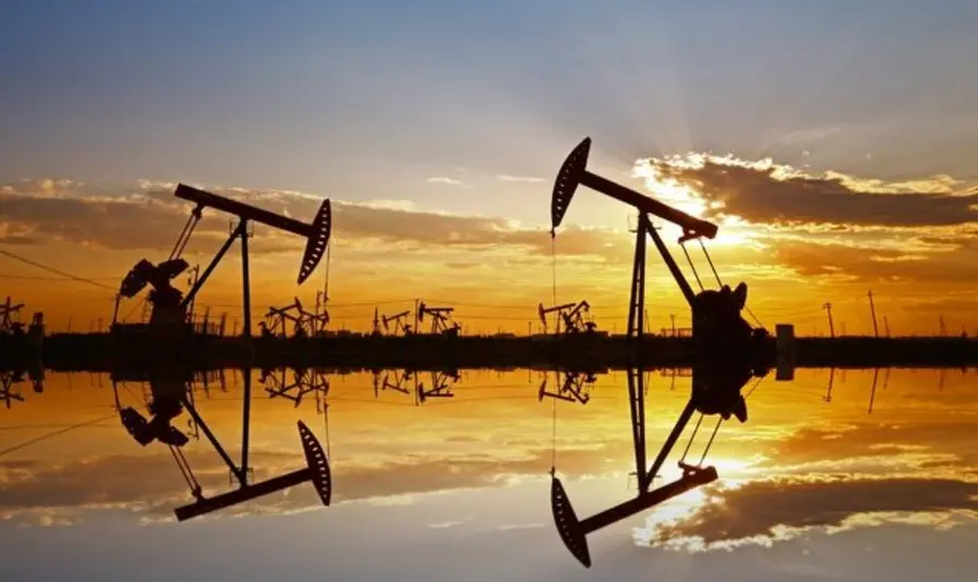 Cena ropy odbija, jednak ryzyko zapełnienia cystern pozostaje wysokie. Tygodniowy przegląd rynków towarowych