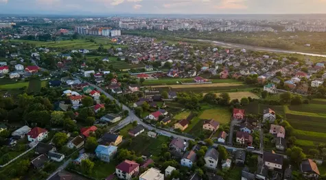 Ceny mieszkań w Polsce zaczną spadać? Wiele na to wskazuje! Analitycy PKO i ich perspektywy dla rynku nieruchomości | FXMAG INWESTOR