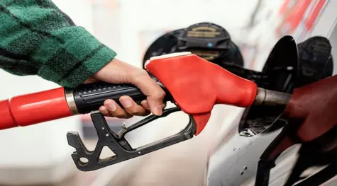 Ceny paliw w Polsce spadły, w innych krajach pozostają wysokie. Sytuacja na linii Rosja-Ukraina a ceny benzyny  | FXMAG INWESTOR
