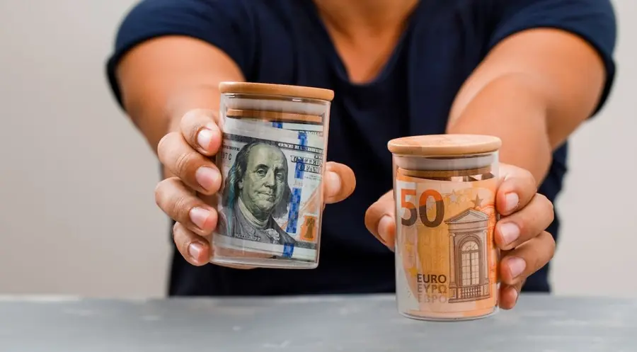 Cisza przed burzą na rynku FOREX? Dolar (USD) odbija, waluty Antypodów (AUD/NZD) wypadają bardzo słabo, a kurs funta (GBP) może sporo zyskać na dobrych danych makro | FXMAG INWESTOR