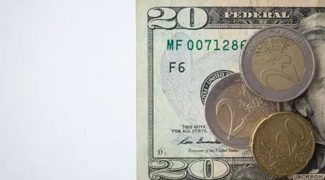 Dolar amerykański (USD), euro (EUR), funt brytyjski (GBP) oraz frank szwajcarski (CHF) we czwartek, 8 kwietnia. Jak przemówienie Powella wpłynie na kursy walut? Kalendarz ekonomiczny Forex