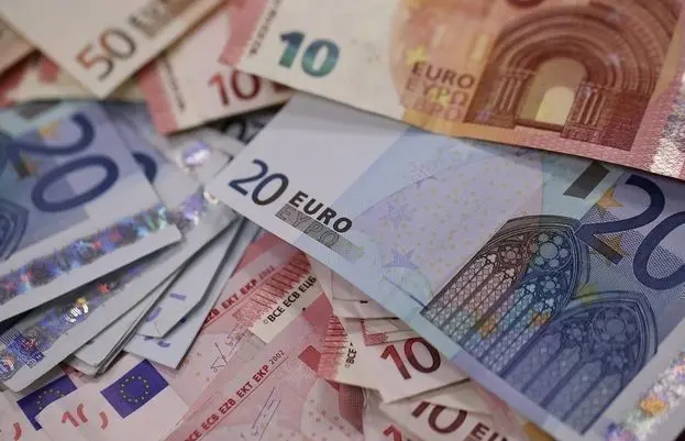 Euro bez większych zmian, podobnie jak frank. Kurs funta powyżej 5,10 zł. Kurs dolara też zyskuje | FXMAG