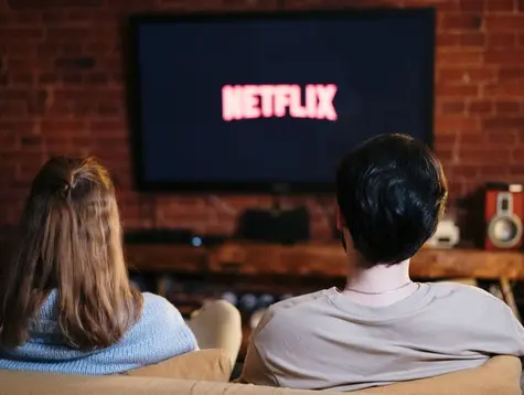 Jak działa Netflix? Czy Disney ma szansę go przegonić i jak my możemy na tym zarobić? | FXMAG INWESTOR