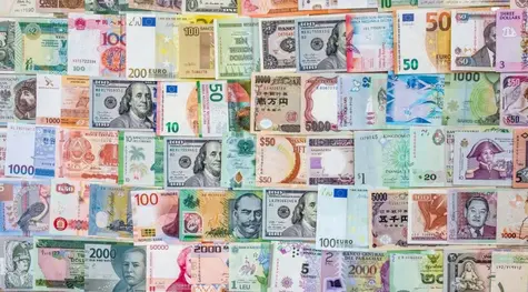 Kurs dolara (USD), euro (EUR) i funta brytyjskiego (GBP) w poniedziałek, 19 kwietnia. Wpływ wydarzeń na rynek walut. Kalendarz ekonomiczny Forex