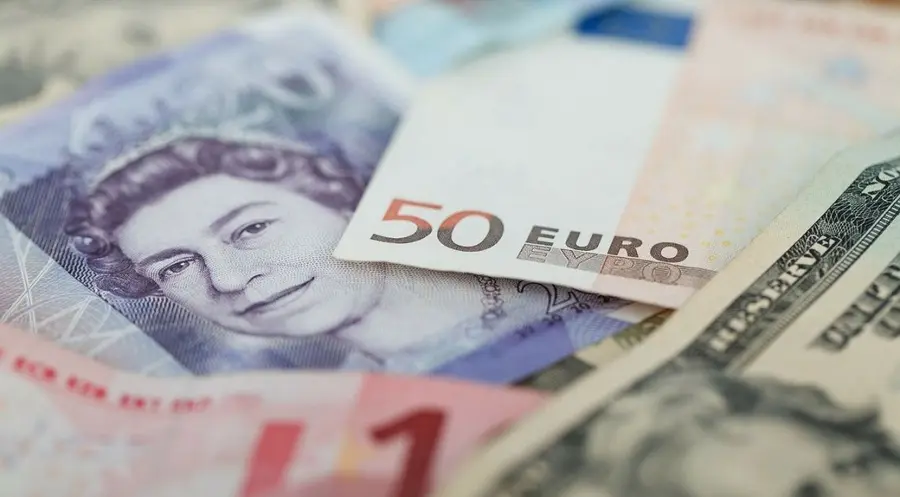Kurs euro coraz niżej, podobnie jak kurs franka. Kurs dolara mocno w dół. Kurs funta nadal blisko 5 zł | FXMAG