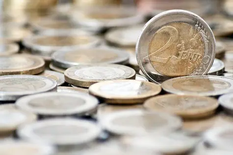 Kurs euro (EUR/PLN) w dół! Co z dolarem, frankiem i funtem? Kursy walut 7 lutego | FXMAG INWESTOR