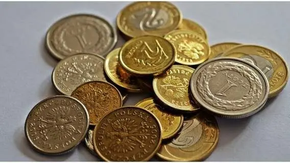 Kurs polskiego złotego (PLN) osłabia się. Euro (EUR), dolar (USD), frank (CHF) i funt (GBP) pną się w górę. Kursy walut na rynku Forex 16 lutego po południu | FXMAG INWESTOR