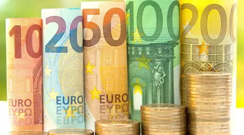 Kursy głównych walut: dolar amerykański (USD), frank szwajcarski (CHF), funt brytyjski (GBP) oraz euro (EUR) i złoty (PLN). Co się dzieje na rynku walutowym? Kalendarz ekonomiczny na środę, 8 września | FXMAG INWESTOR