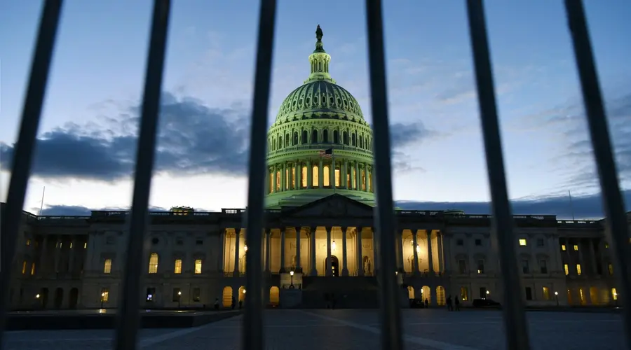 Kurs dolara bez „trwalszego odbicia”? Zamknięcie rządu nadal ciąży USA