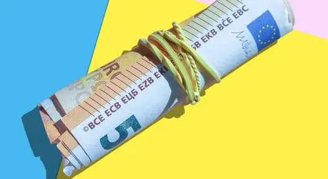 Kursy walut w południe. Kurs euro (EUR) spadł o 44 gr., a dolar (USD) o 50 gr. Ile kosztuje frank szwajcarski (CHF)? Notowania funta (GBP) względem polskiego złotego (PLN) 01 grudnia 2023 | FXMAG INWESTOR