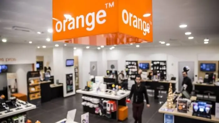 Notowania giełdowe spółek Orange i Cyfrowy Polsat zyskują  | FXMAG INWESTOR