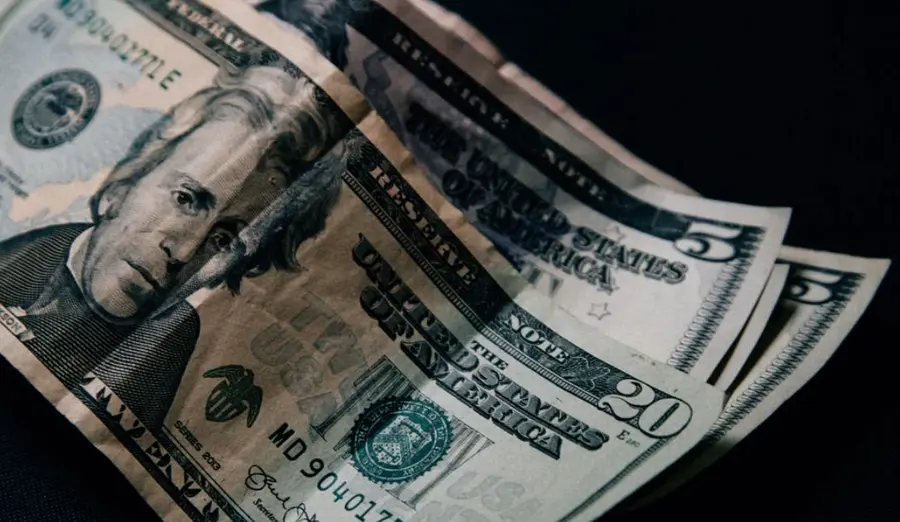 Płynność dolara będzie zwyciężać? FED zmienia nastawienie inwestorów