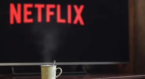 Strajk w Hollywood szansą dla giganta? Solidne wyniki nie zachwycają inwestorów, ale Netflix ma kilka asów w rękawie | FXMAG INWESTOR