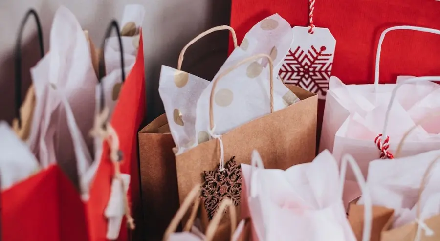 W tym roku ponad połowa konsumentów wyda na świąteczne prezenty mniej. Winna inflacja [Raport Kearney] | FXMAG INWESTOR