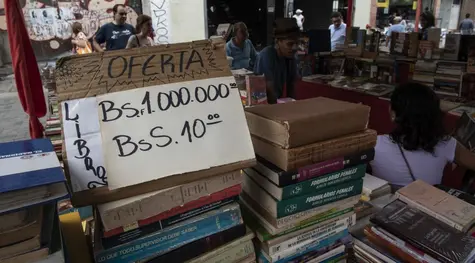 Wenezuela wprowadza dwie nowe waluty - cały kraj pogrążony w chaosie