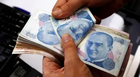 Wszyscy podnoszą stopy procentowe, ale  bank centralny Turcji po raz kolejny je... obniżył. Lira turecka najtaniej w historii | FXMAG INWESTOR