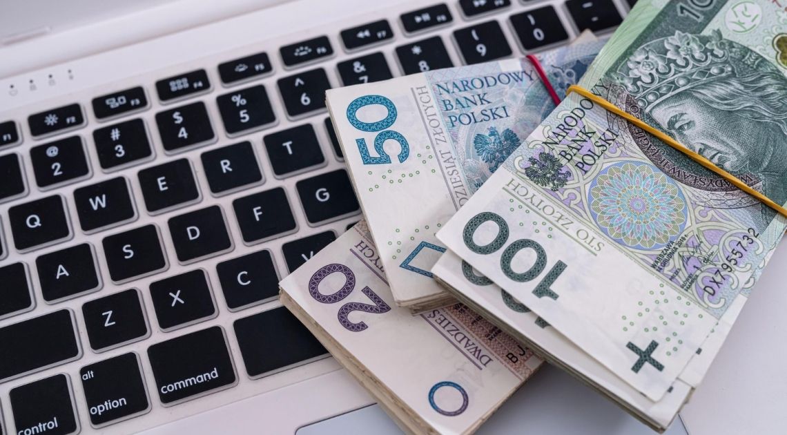Kursy walut 25 kwietnia. Decyzja MNB będzie sprzyjać obligacjom, ale może osłabiać złotego (PLN)