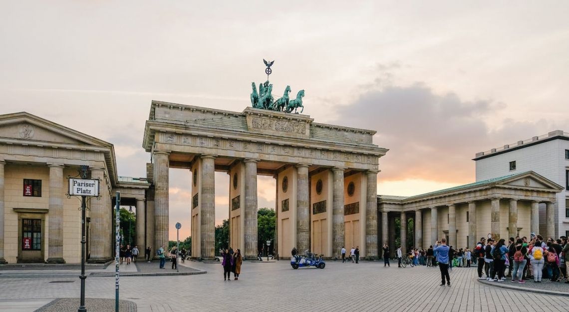 Zamrożenie budżetu Niemiec - kiedy muzyka ucichnie? Analiza Allianz Trade o sytuacji gospodarczej kluczowego partnera handlowego Polski | FXMAG INWESTOR